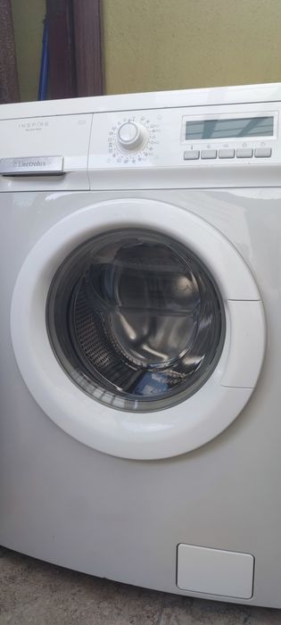 Vând mașină de spălat Electrolux