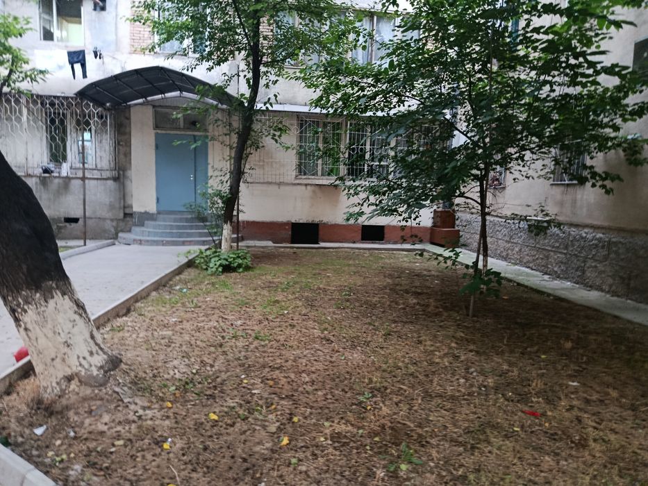 Uy sotiladi 1etaj 2xonalik 4etajlik dom Algaritom 31
