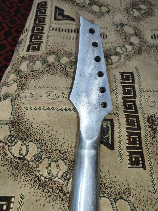 Алюминиевый гриф