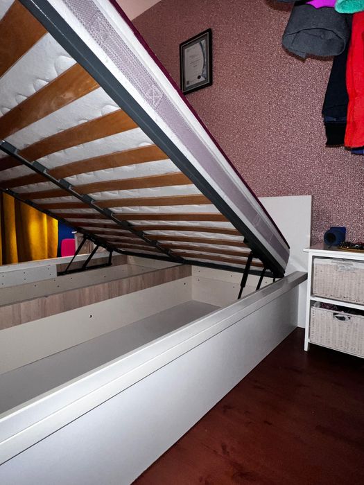 Легло с повдигащ механизъм и 2 нощни шкафчета — 180×198 см