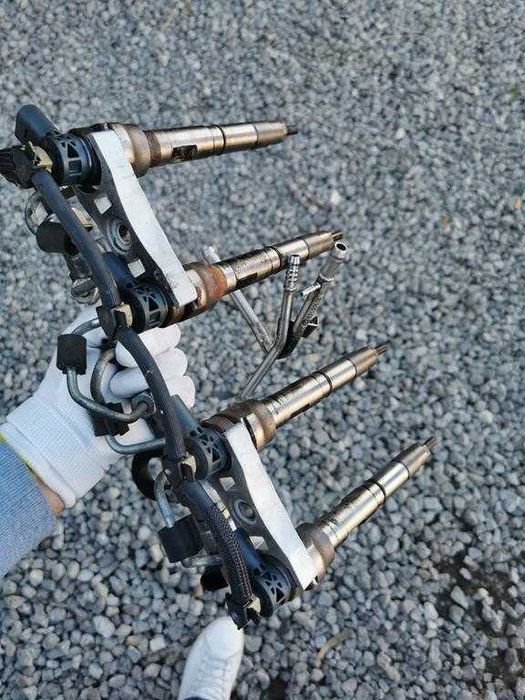 injector injectoare vw passat 2.0 crlb cod 04l130277ac