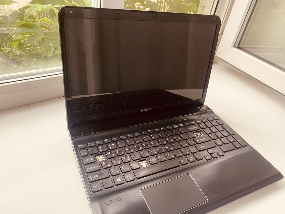 Ноутбук Sony VAIO + комплект аксессуаров