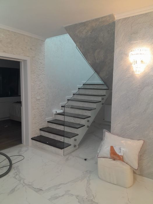 Balustrada din sticla securizata , mana curenta