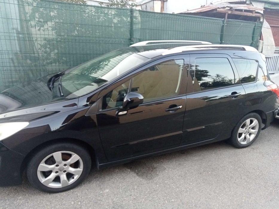 vind PEUGEOT 308 diesel inscrisa 2015 numai 113000 km