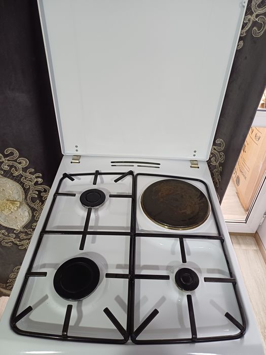 Газ плита Hansa белый