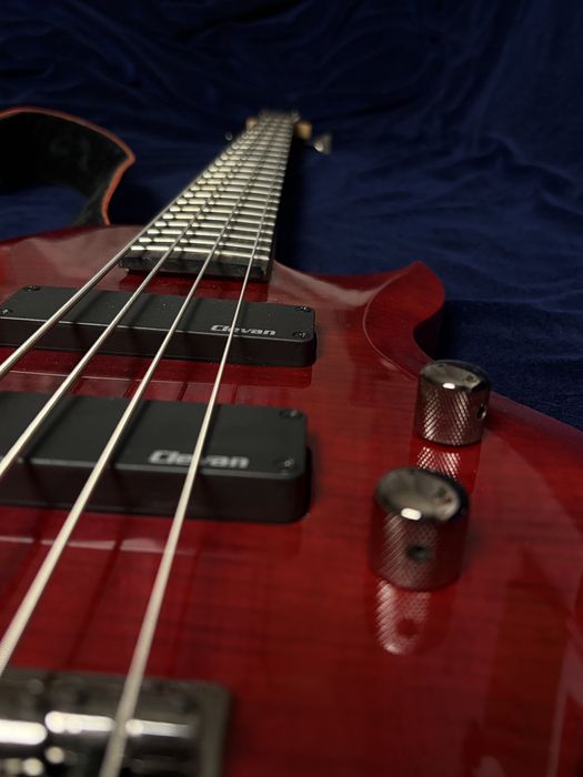 Clevan бас гитара