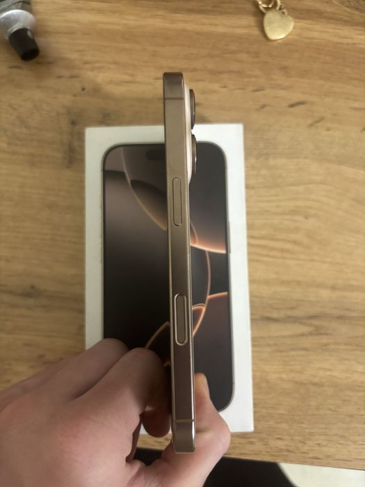 Айфон 16 про есим