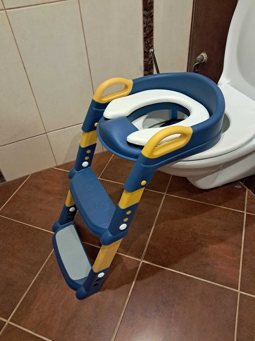 Детска сгъваема тоалетна чиния със стълбички