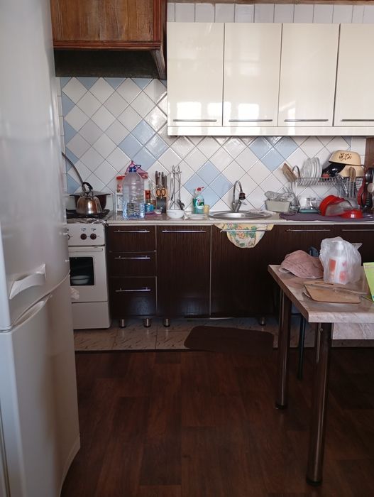 7.5 сотих 6 хона сот.ди,Бектемир,9-ка,фасад 20 м,1 сотихи =22 000 у.е