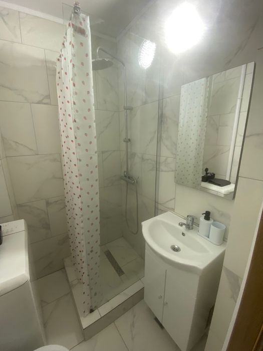 Inchiriez apartament cu doua camere de tip X, Zona Velenta