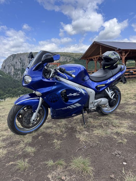 Triumph st 995 i