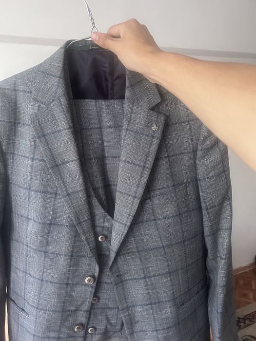 Продам костюм 2шт