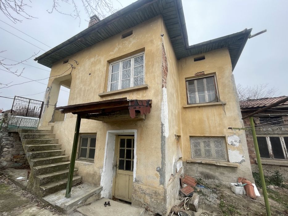 Продава се Къща в Луковит - 85 кв.м за 330 €/кв.м - Снимка #1