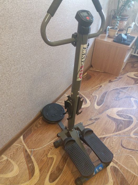 Продам степ тренажер.