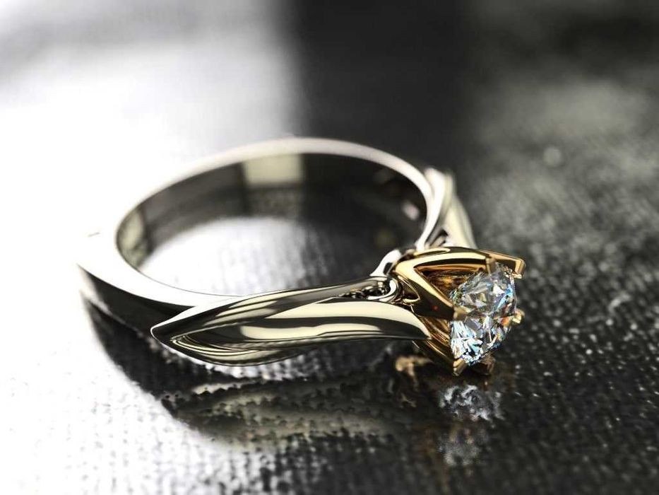 Златен пръстен с диамант и рубини