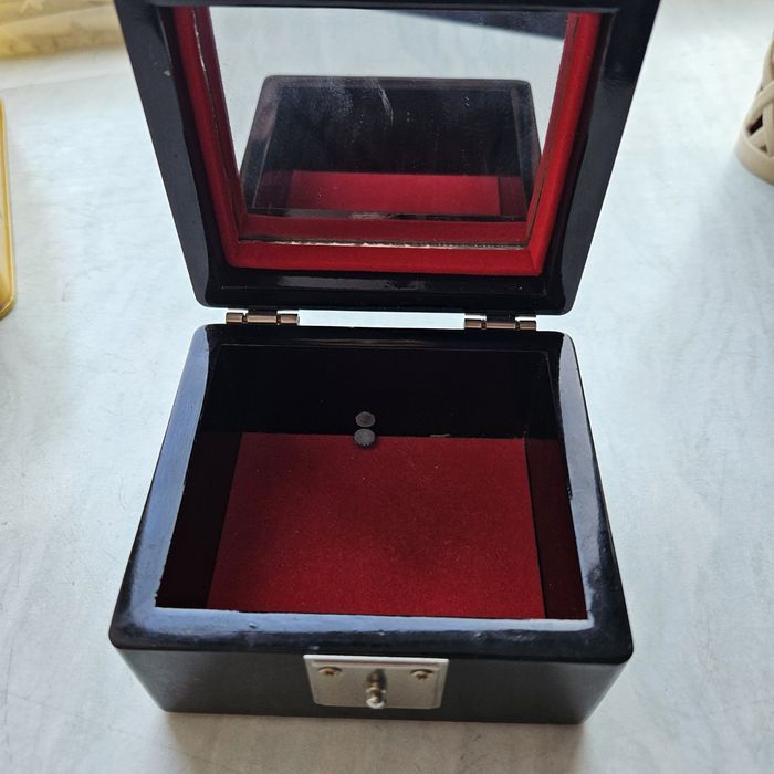 Шкатулка с перламутром Корея