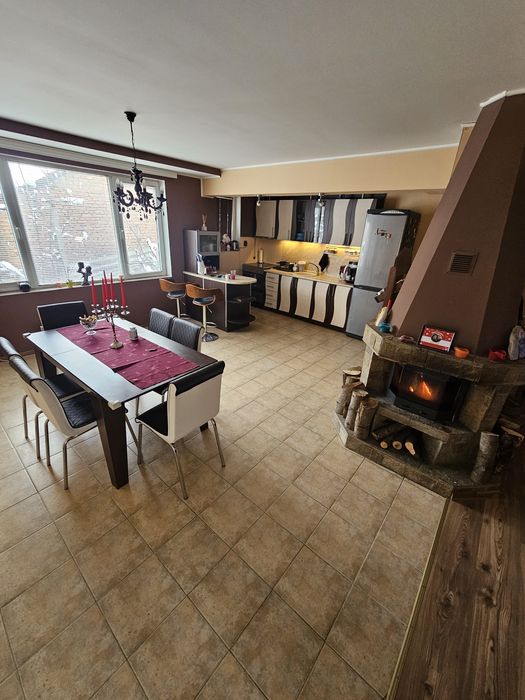 Къща в с. Брестник