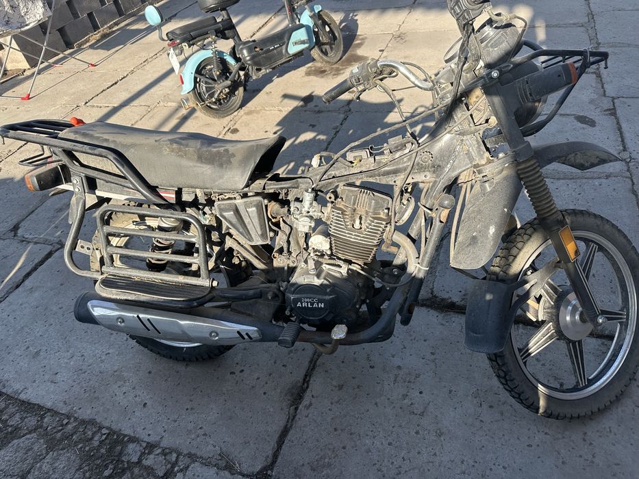Мотоцикыл 200куб