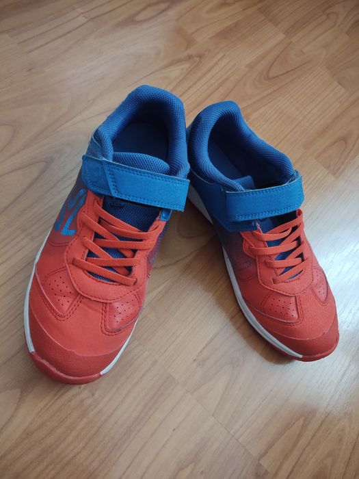 Adidași Sport Decathlon pentru Copii mărime 39