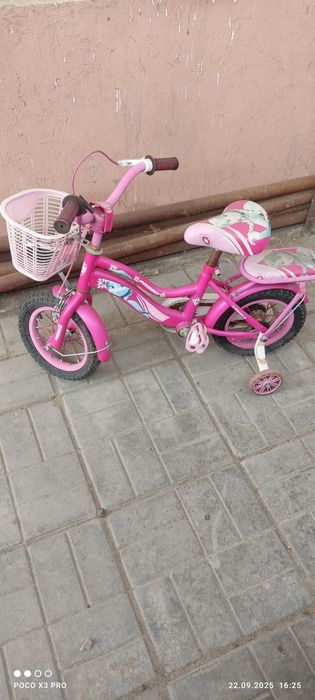 Продам б/у детские велосипеды , для мальчика и девочки.