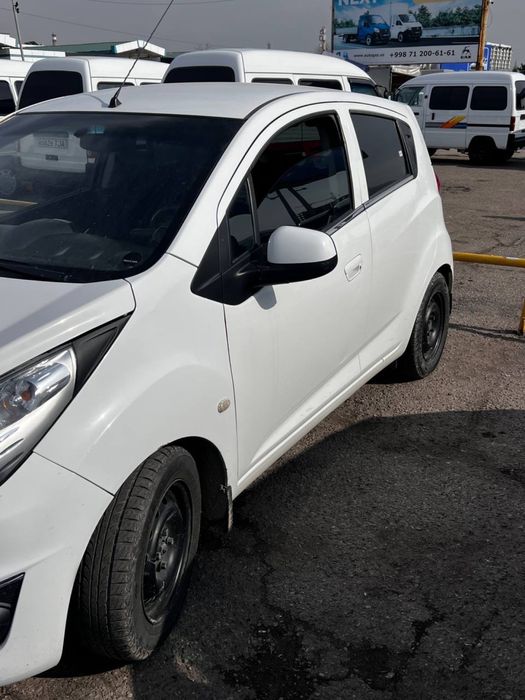 Chevrolet spark 2015