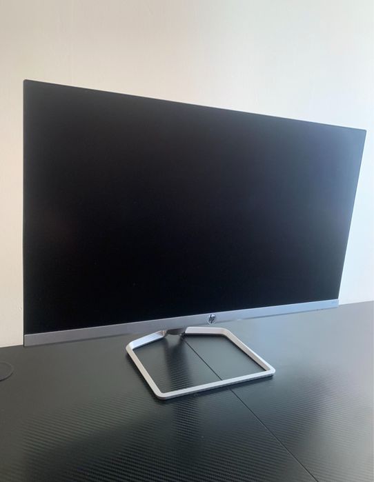 Монитор  HP 24fw ( без забележки )