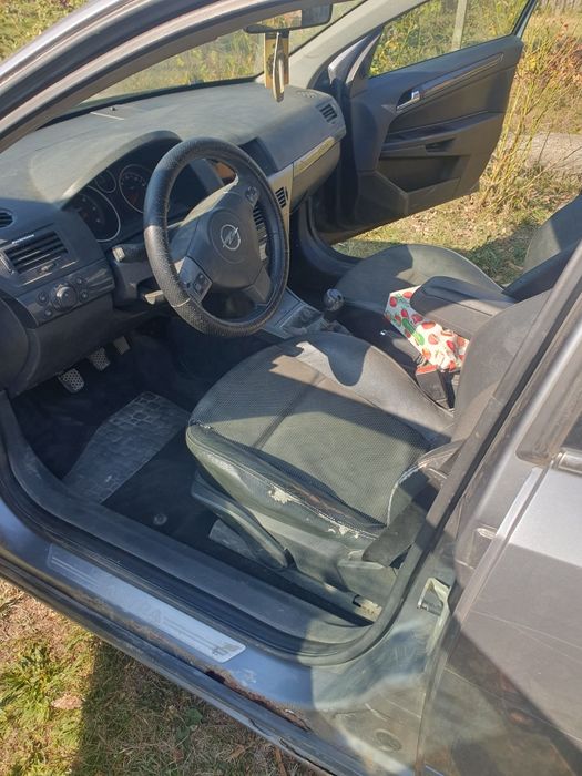 Vând Opel Astra.