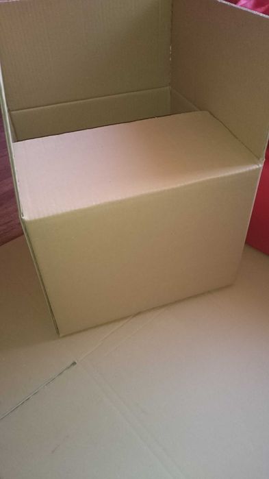 Cutii carton CO3 modele medii 24x18x30/27x20x40 cm.