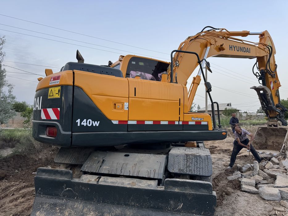 Hyundai 140w sotiladi