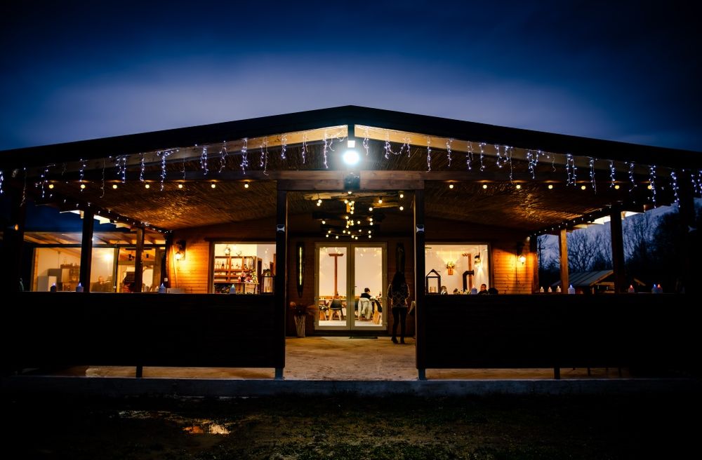 Retreat și evenimente private rustice la Cabana River Side Ribita