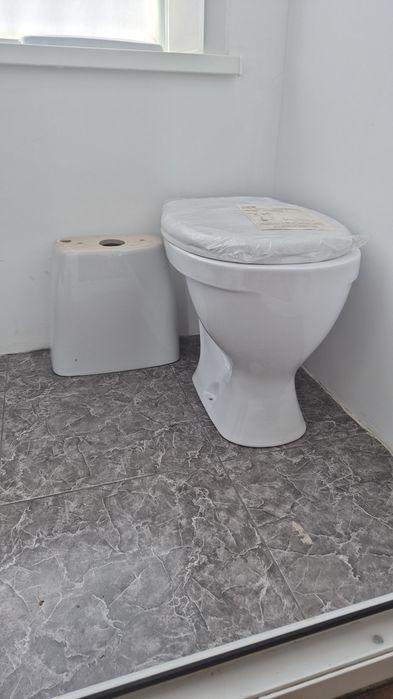 Срочно продам новый унитаз
