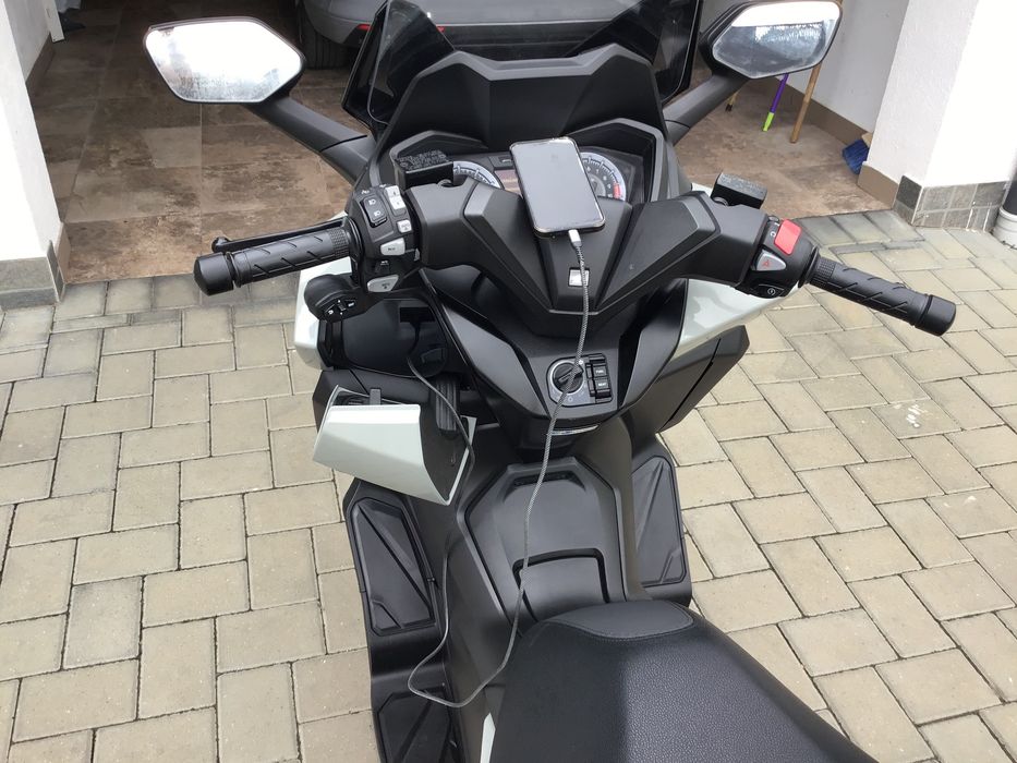 Vand scooter Honda Forza 350