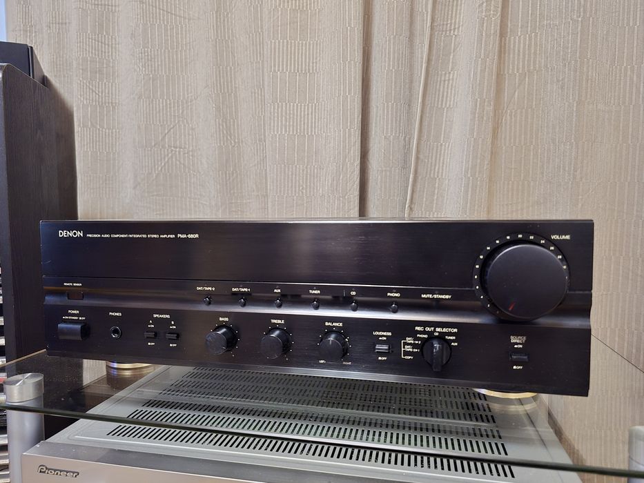 Denon PMA-680R – Amplificator Hi-Fi Clasic, Sunet Cald Analog, Putere Curată și Control Excelent Bass