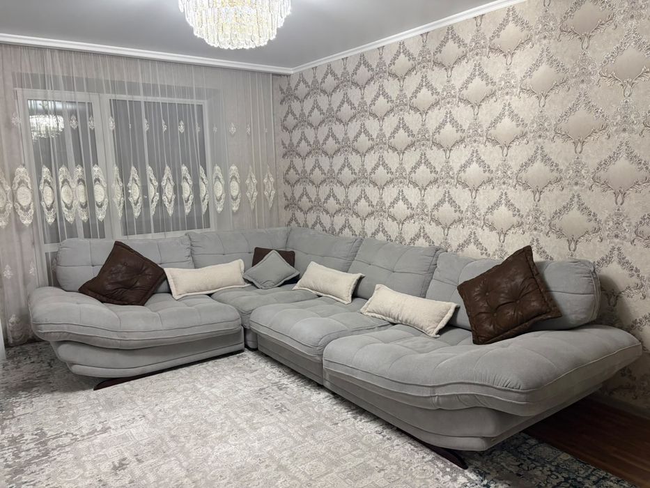 Продам большой модульный угловой диван.