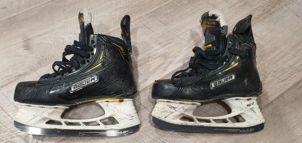 Продаю коньки профессиональные Bauer 2s pro