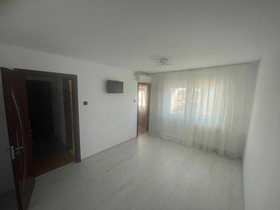 Garsoniera Str Textilistului renovata/mobilata