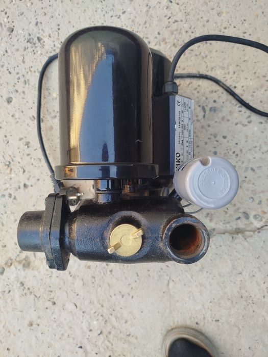 Сув насоси сотилади