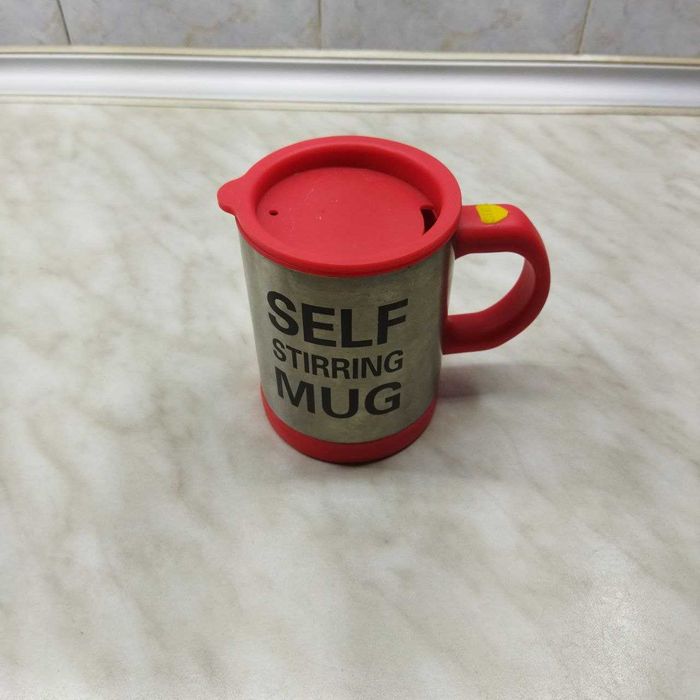 Японские тарелки, разные лаганы и новая кружка с моторчиком.