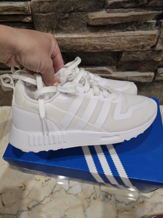 Маратонки Adidas,Scechars ,Vans,Liu Jo