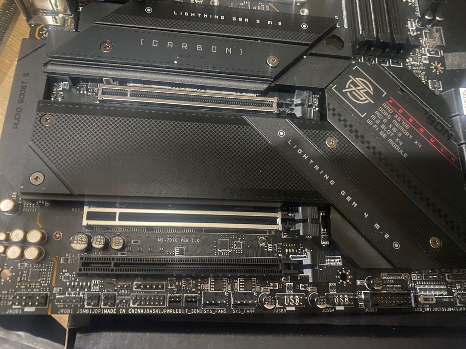 ТОП ОФЕРТА продавам дънна платка MPG X670E CARBON WIFI+ комплекта