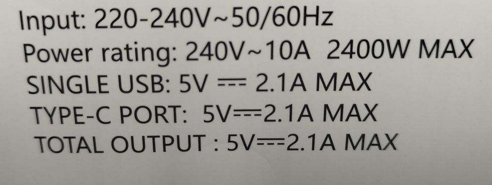 Ъглов разклонител с 4 гнезда,2 USB-A,2 USB-C