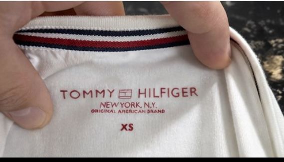 Tommy V-Neck White