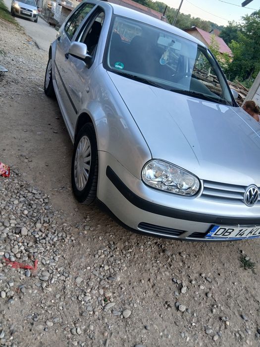 Vand golf 4 14 benzină