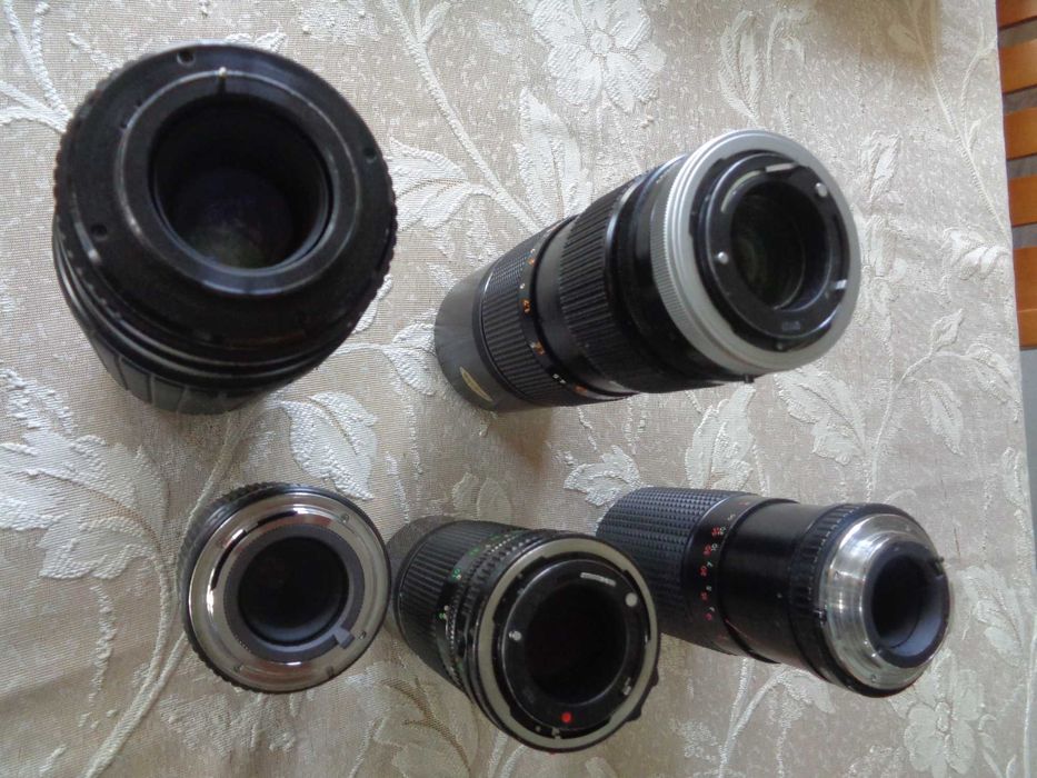 Продавам  Лот от 5 ретро ръчнофокусни обектива (Canon FD, Pentax K, Minolta MD)