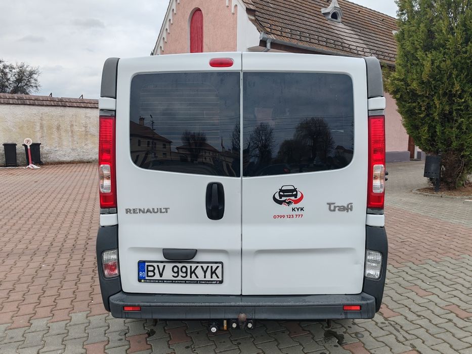 Renault trafic 9 locuri maxi