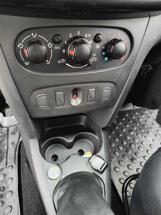 Dacia Sandero 1.0TCE GPL din fabrică
