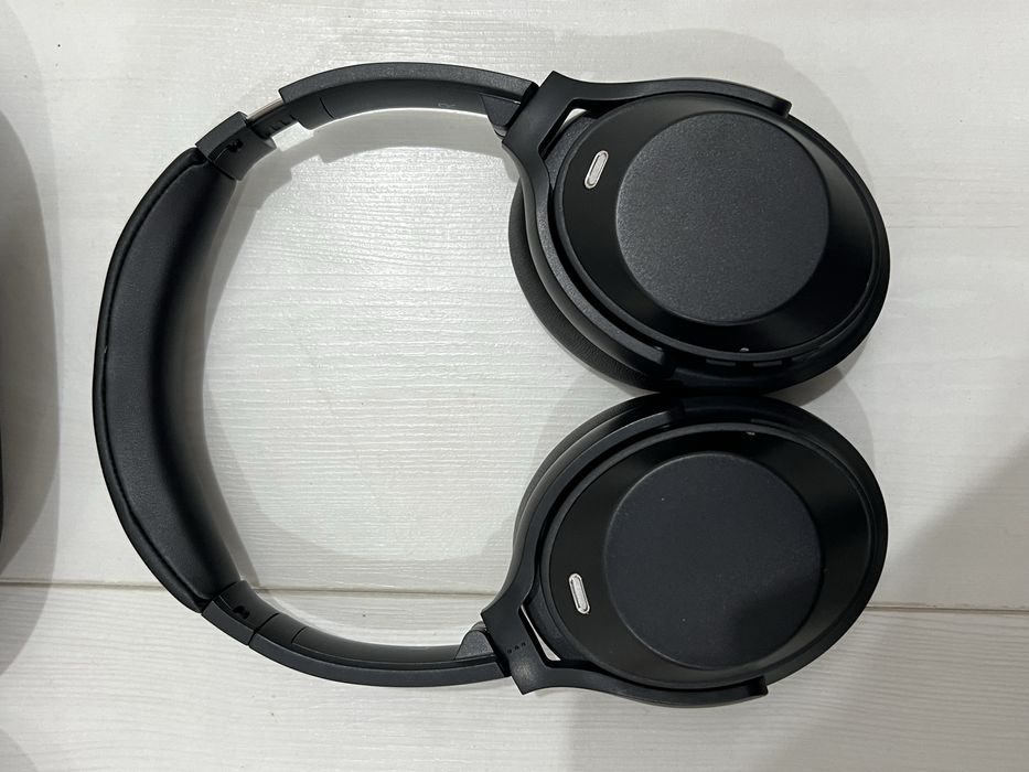 Продам безпроводные наушники