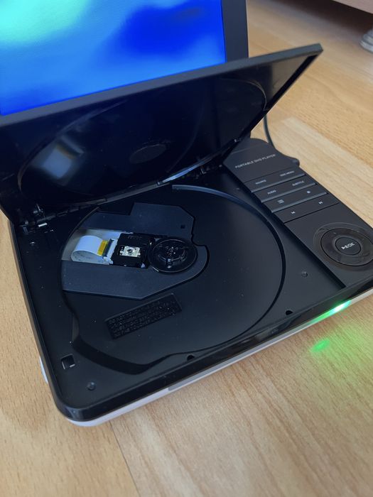 Преносим DVD / CD плеър Philips