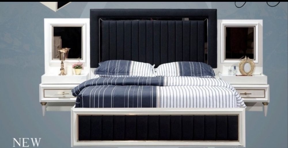 Кровать с двумя тумбами