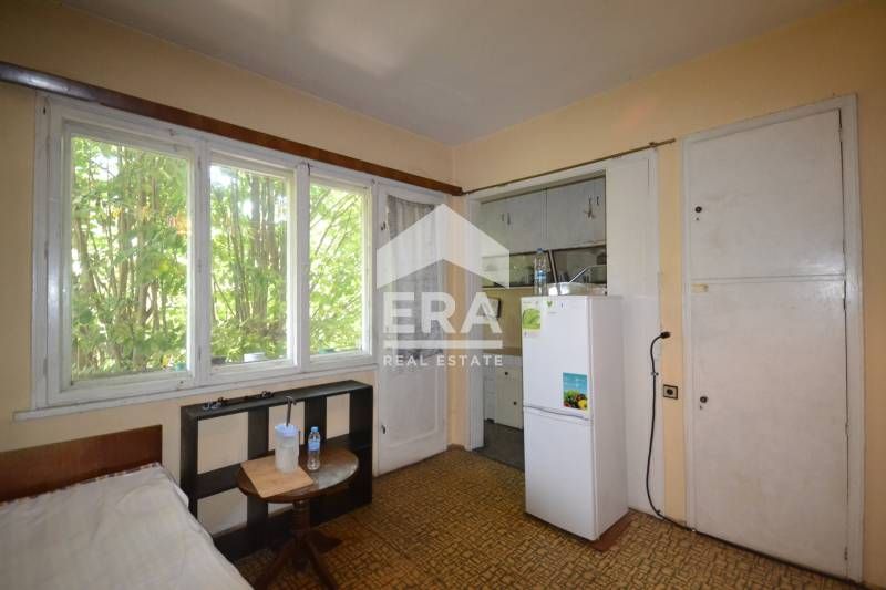 Продава се Тристаен апартамент в Хасково, Център - 83 кв.м за 977 €/кв.м - Снимка #2